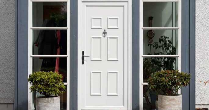 edwardian-solid-white-fanlight